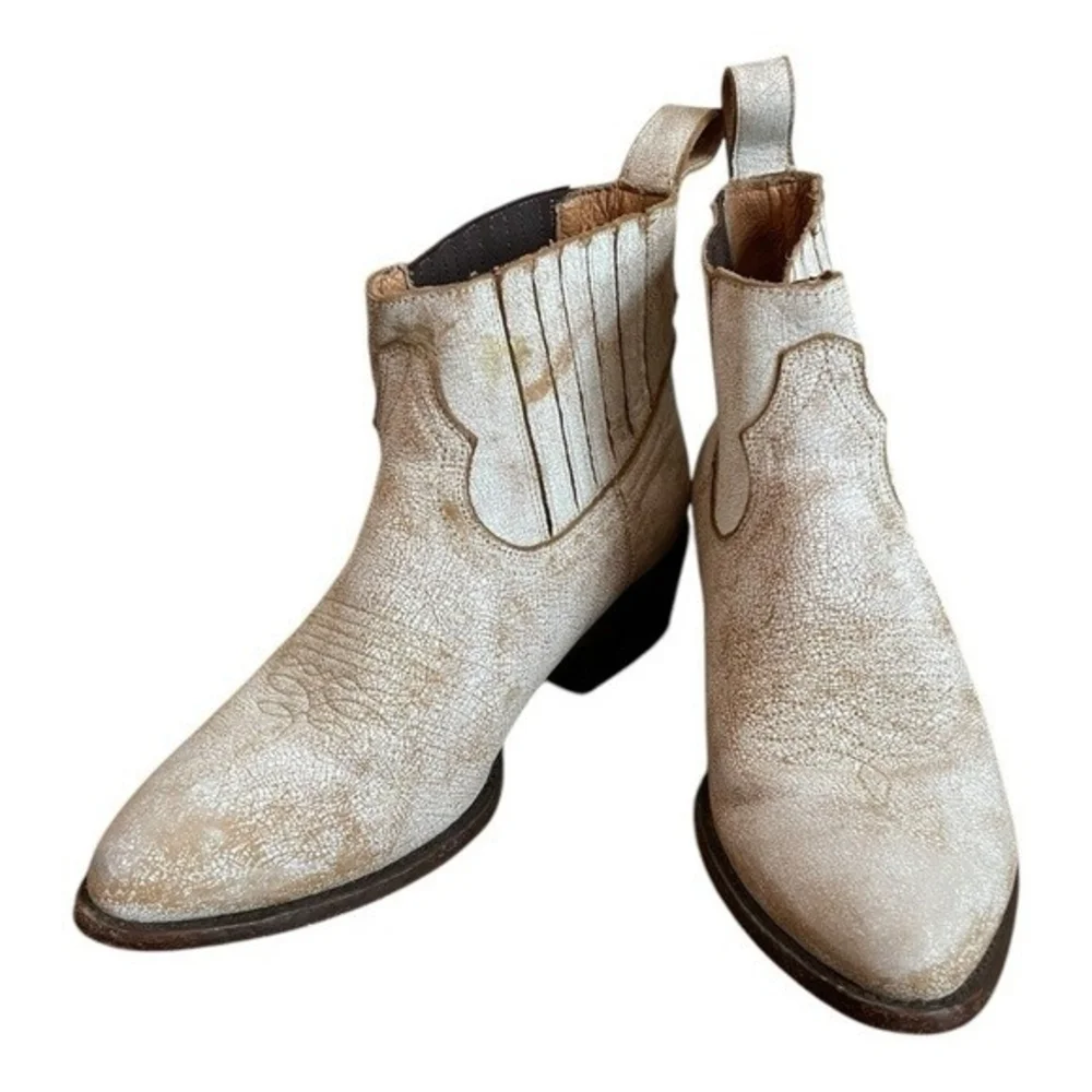Matisse Mustang White Distressed Leather Ankle Booties Women's Size 8.5 Cowboy